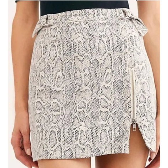 Free People Midnight Magic Snake Print Zip Mini Skirt Ladies Size 8 (M) Stretchy - Picture 13 of 13